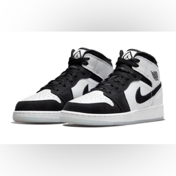 Jordan 1 Mid (GS) Diamond Shorts Sneakers - Picture 1 of 8